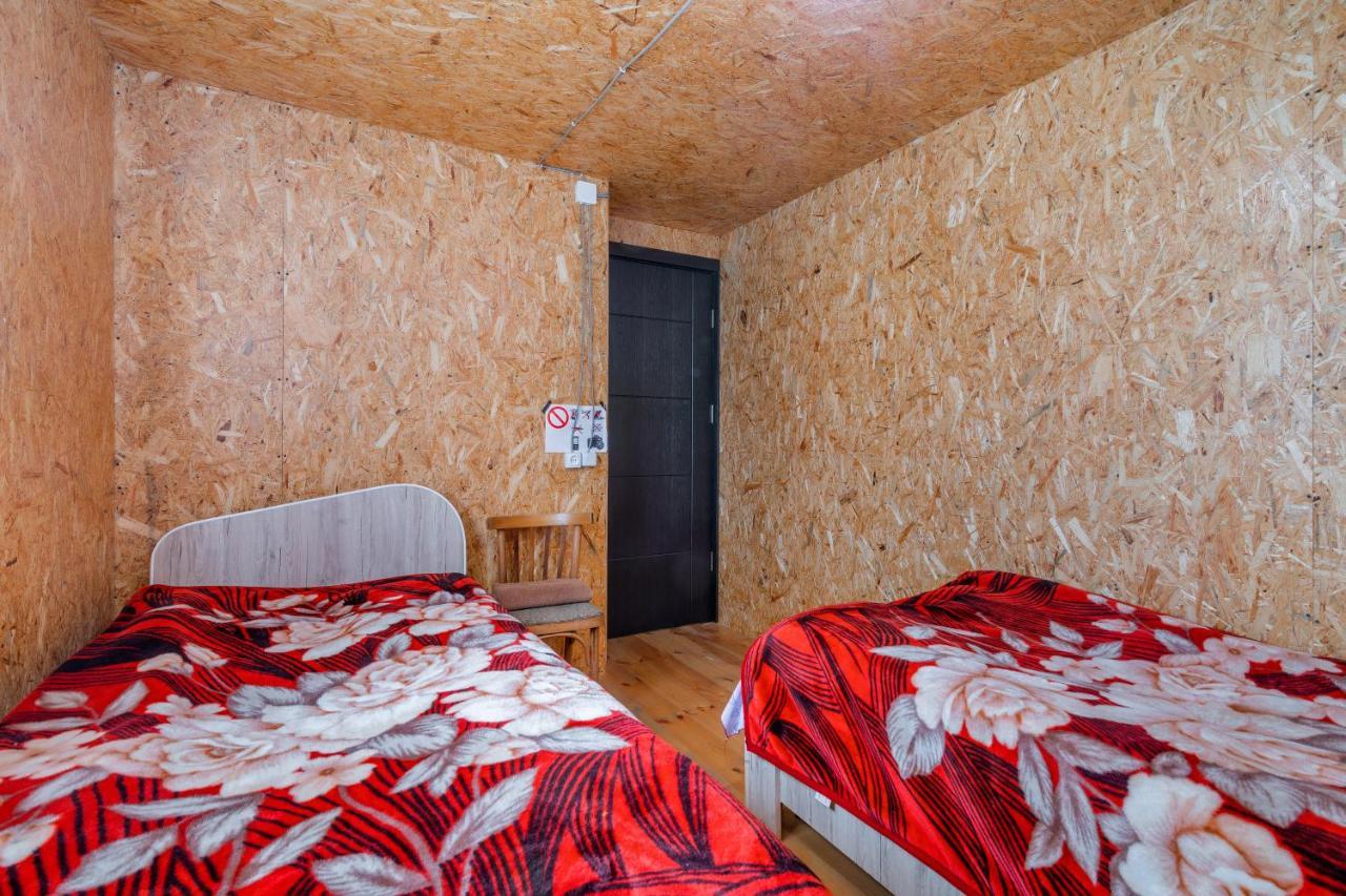 Guesthouse Elisabeth Omalo Eksteriør billede
